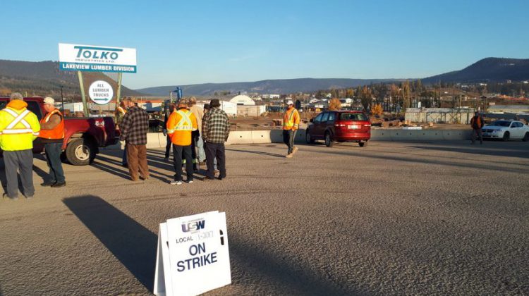 Tolko Lakeview Division workers in Williams Lake on strike