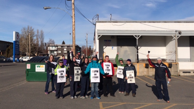 Prince George postal workers set up picket lines