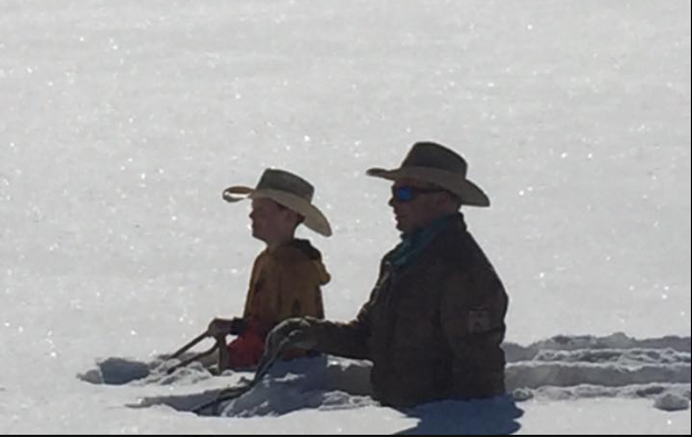 Northern pair riding ‘mules’ in snow gains international attention