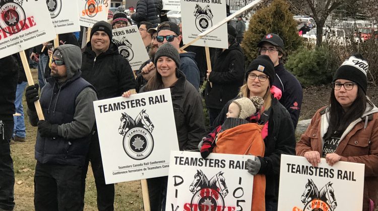 Strength in numbers: CN Rail employees hold rally at Mr. PG