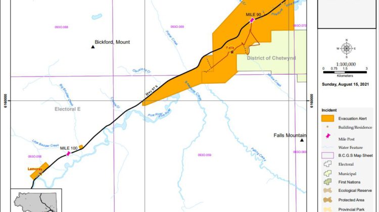 Wildfire between Mackenzie and Chetwynd causes evacuation alert