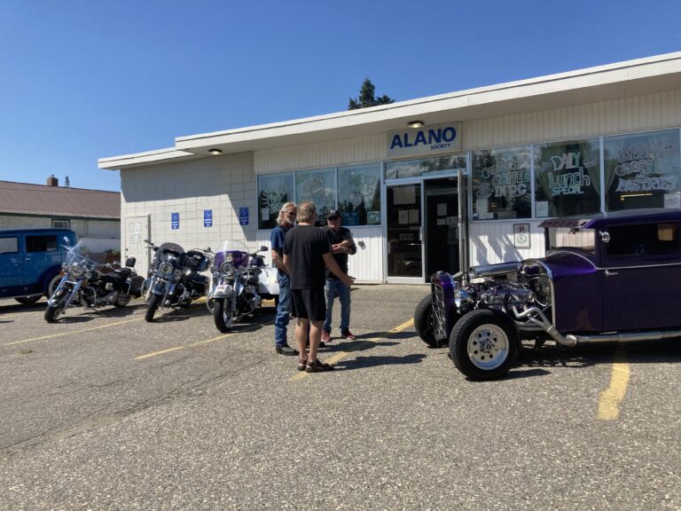 Alano Society raising funds through Show and Shine