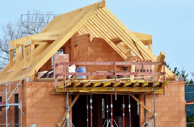 Independent Contractors President believes civic, provincial leaders should step up to address housing crisis